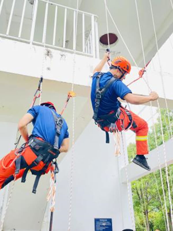 Successful Completion of the 2024 Rope Rescue Technology Training Hosted by Yancheng Fire Brigade, in Collaboration with Anlei Holdings and HOATER Vertical Technology Center Successful Completion of the 2024 Rope Rescue Technology Training Hosted by Yancheng Fire Brigade, in Collaboration with Anlei Holdings and HOATER Vertical Technology Center